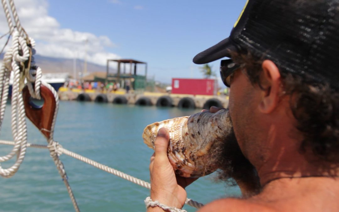 Hōkūleʻa sails to Molokaʻi