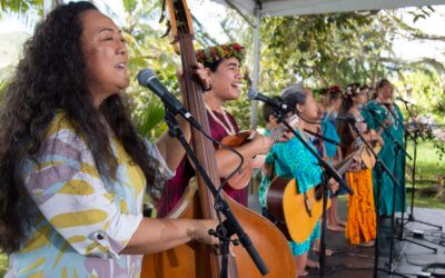 Mele Ma Ka Lihiwai | Holoholo Queens (w/ English Subtitles)